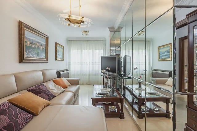 4 quarto Apartamento para venda em Pajaritos - Plaza de Toros, Granada cidade com garagem - 335 000 € (Ref: 9837685)