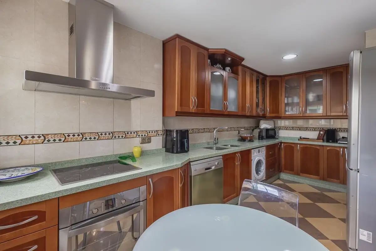 4 quarto Apartamento para venda em Granada cidade com garagem - 335 000 € (Ref: 9837685)
