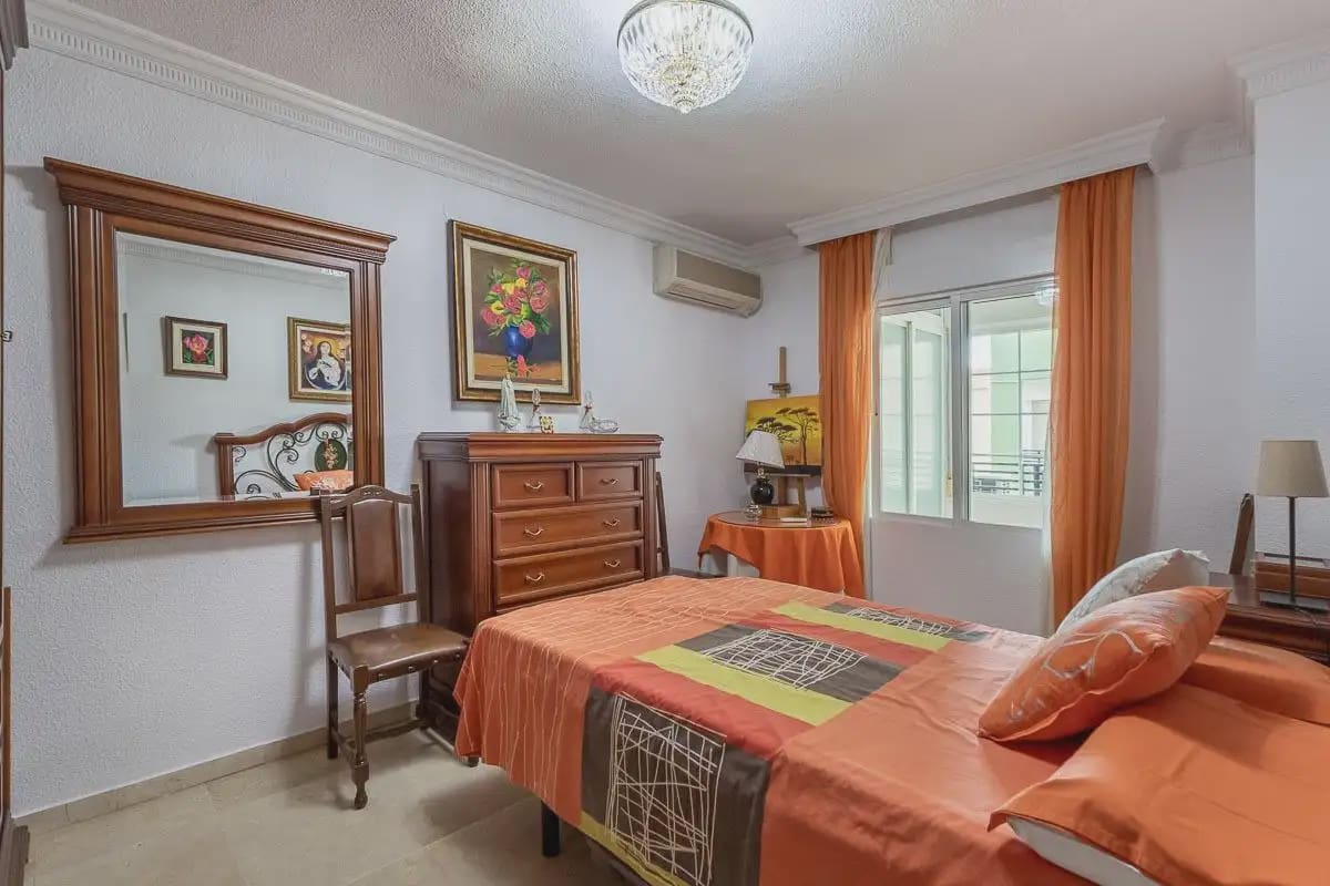 4 quarto Apartamento para venda em Granada cidade com garagem - 335 000 € (Ref: 9837685)