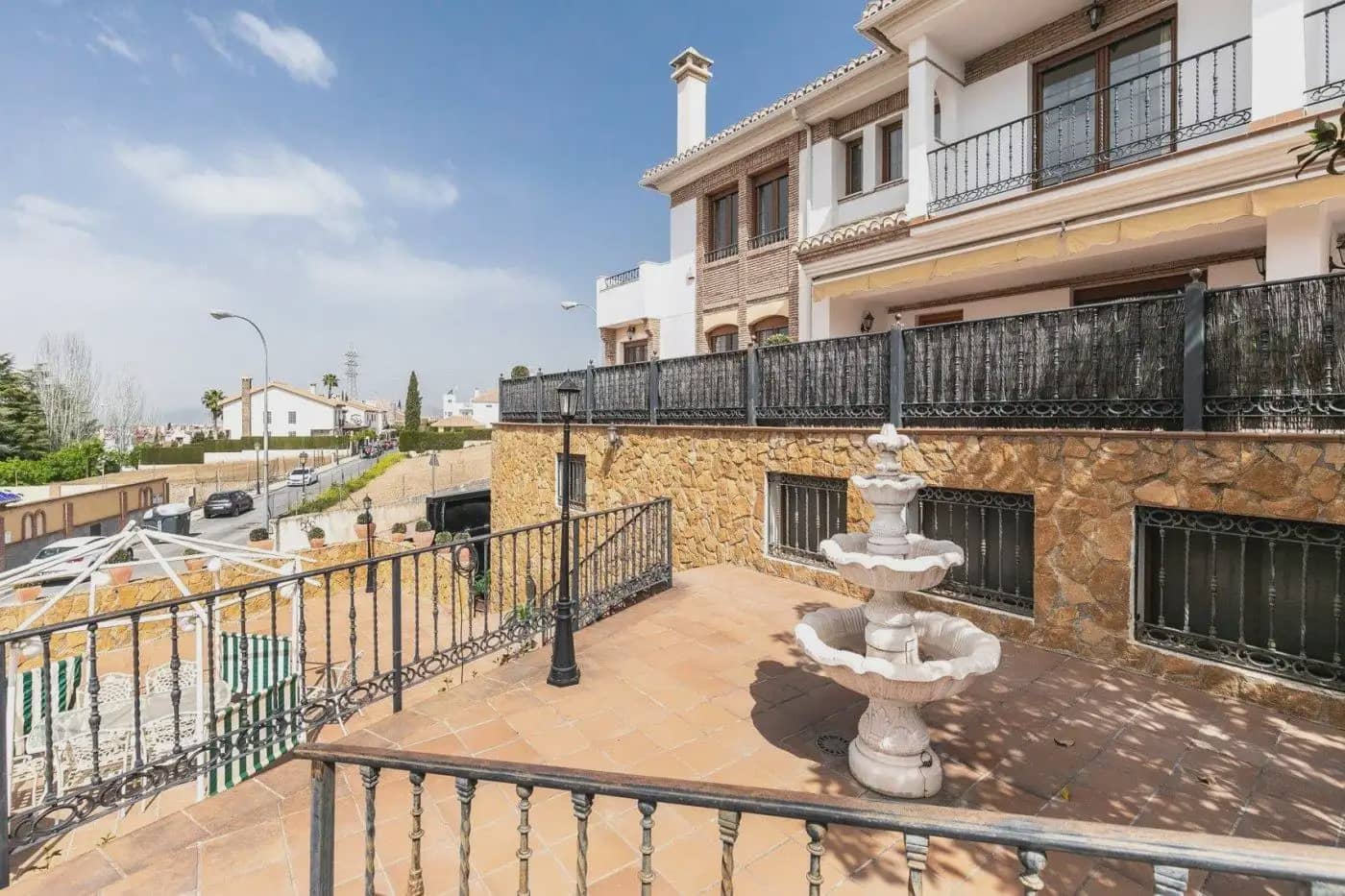 13 bedroom Semi-detached Villa for sale in Huetor Vega with pool garage - € 750,000 (Ref: 9837686)