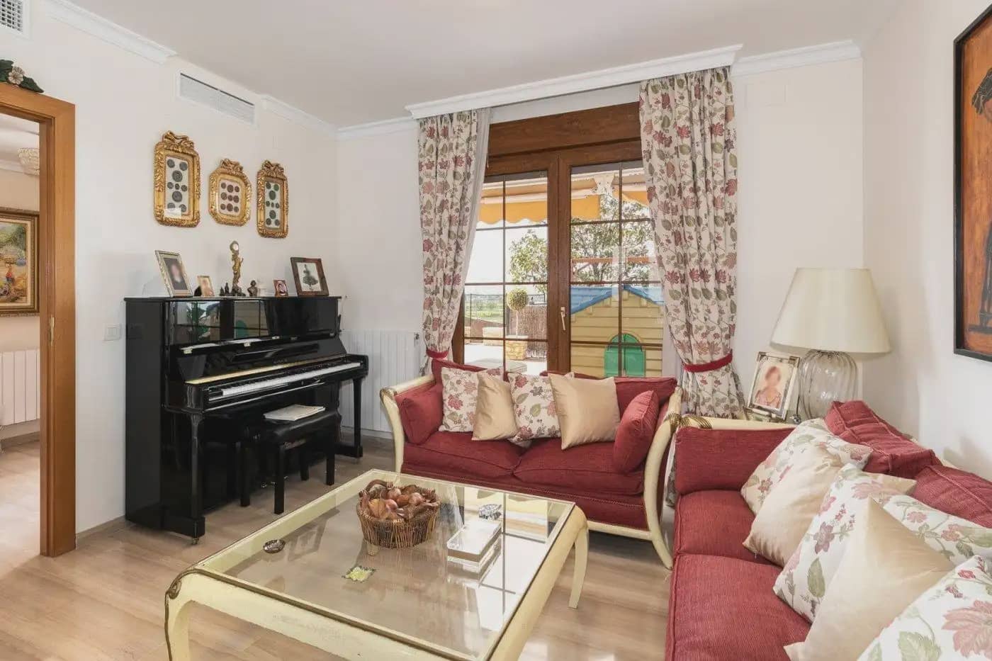 13 bedroom Semi-detached Villa for sale in Huetor Vega with pool garage - € 750,000 (Ref: 9837686)