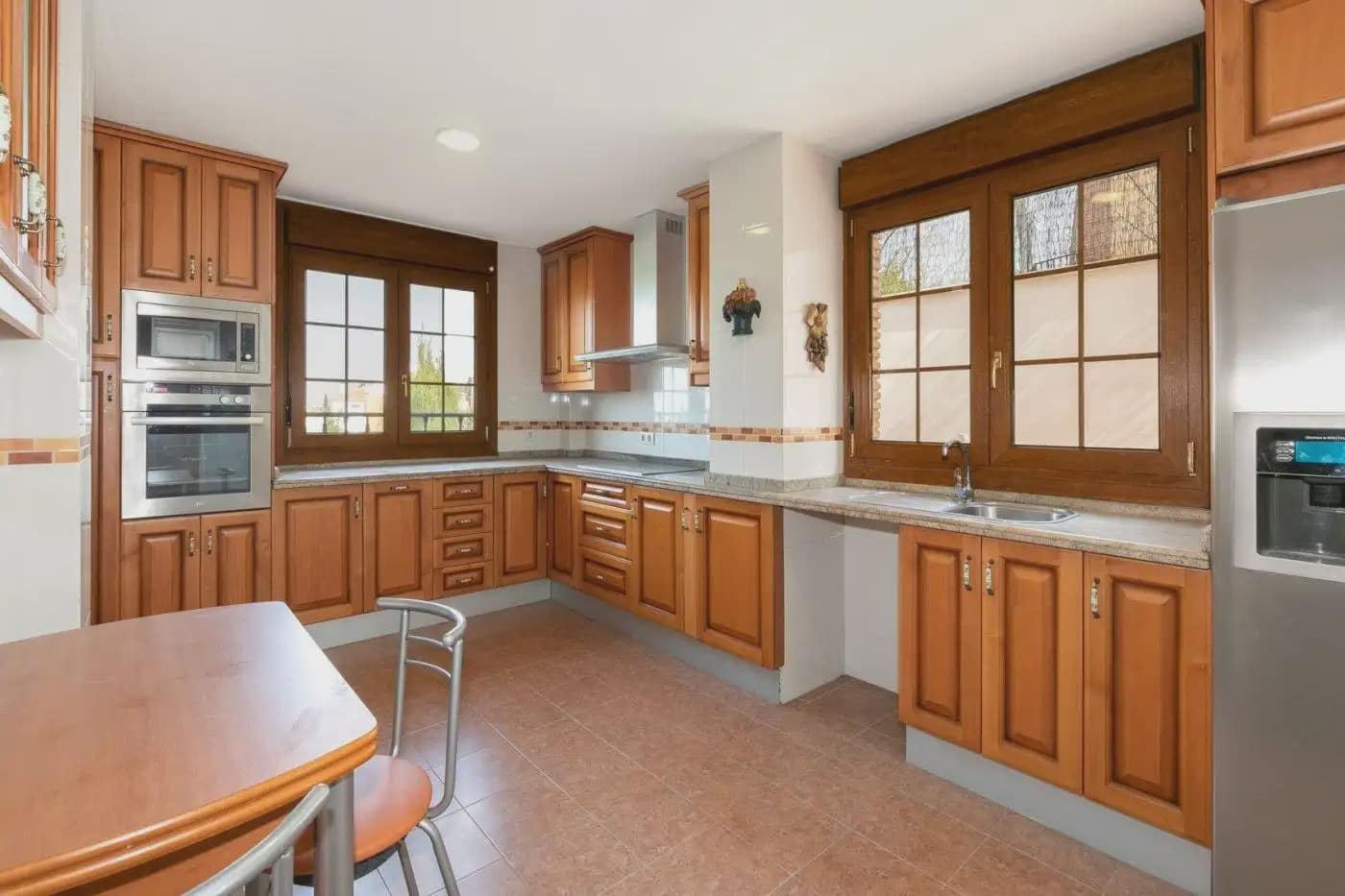 13 bedroom Semi-detached Villa for sale in Huetor Vega with pool garage - € 750,000 (Ref: 9837686)