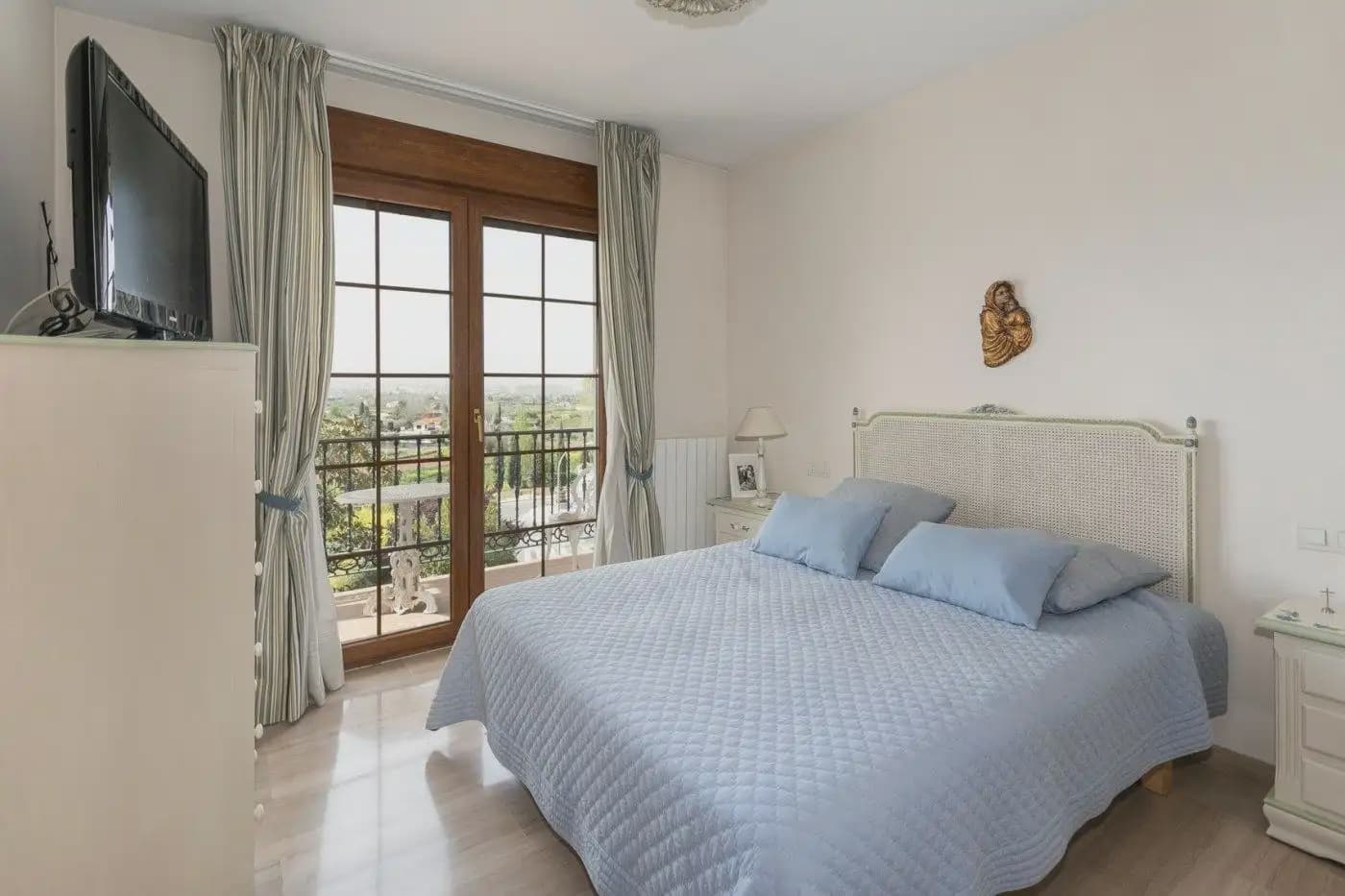 13 bedroom Semi-detached Villa for sale in Huetor Vega with pool garage - € 750,000 (Ref: 9837686)