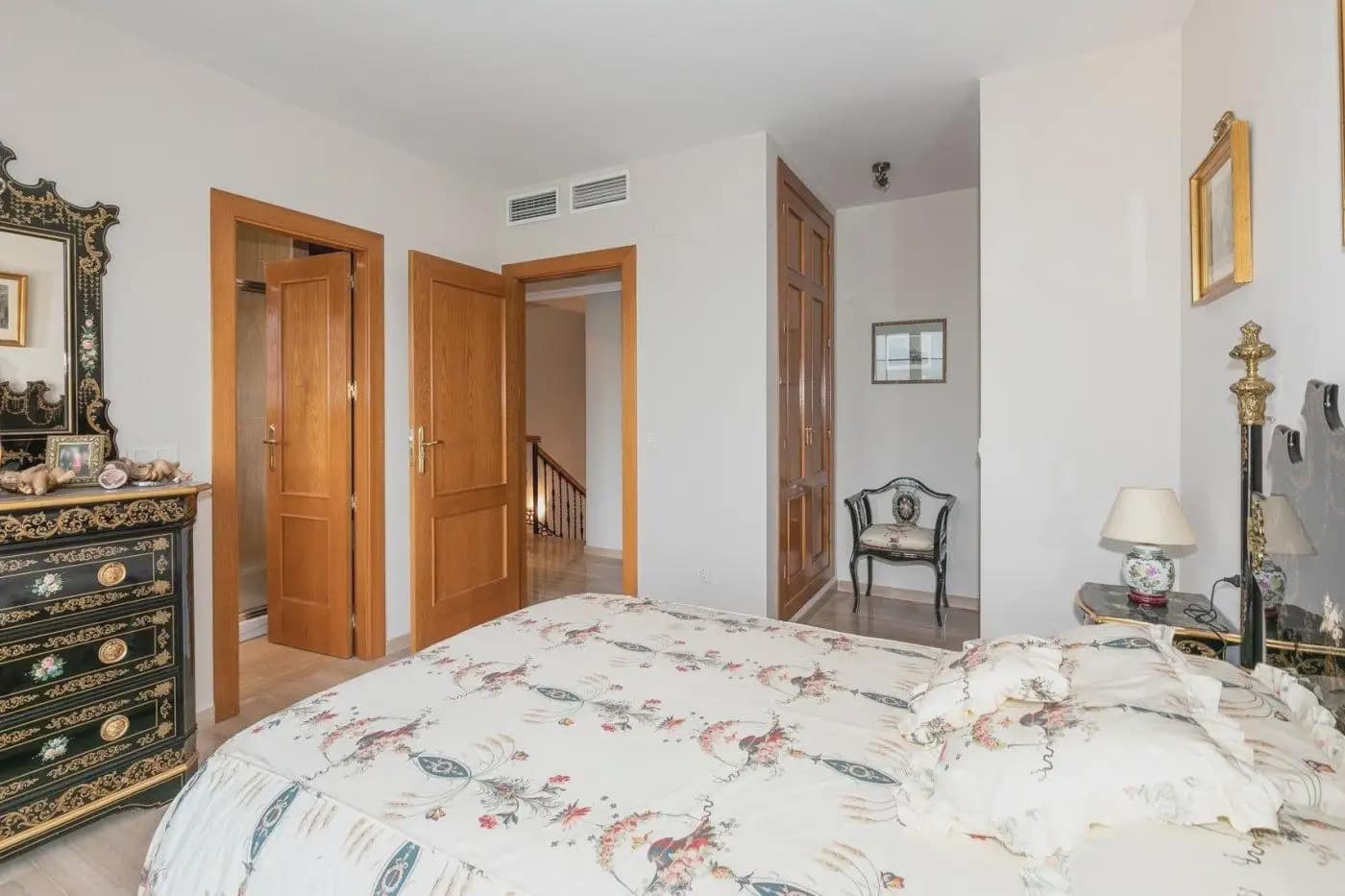 13 bedroom Semi-detached Villa for sale in Huetor Vega with pool garage - € 750,000 (Ref: 9837686)