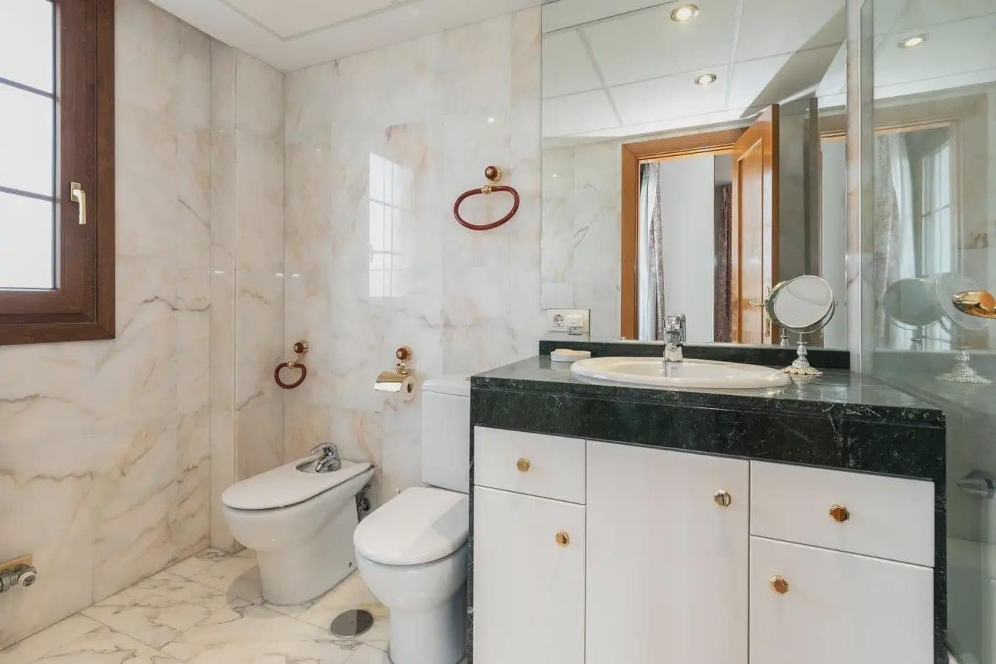 13 bedroom Semi-detached Villa for sale in Huetor Vega with pool garage - € 750,000 (Ref: 9837686)