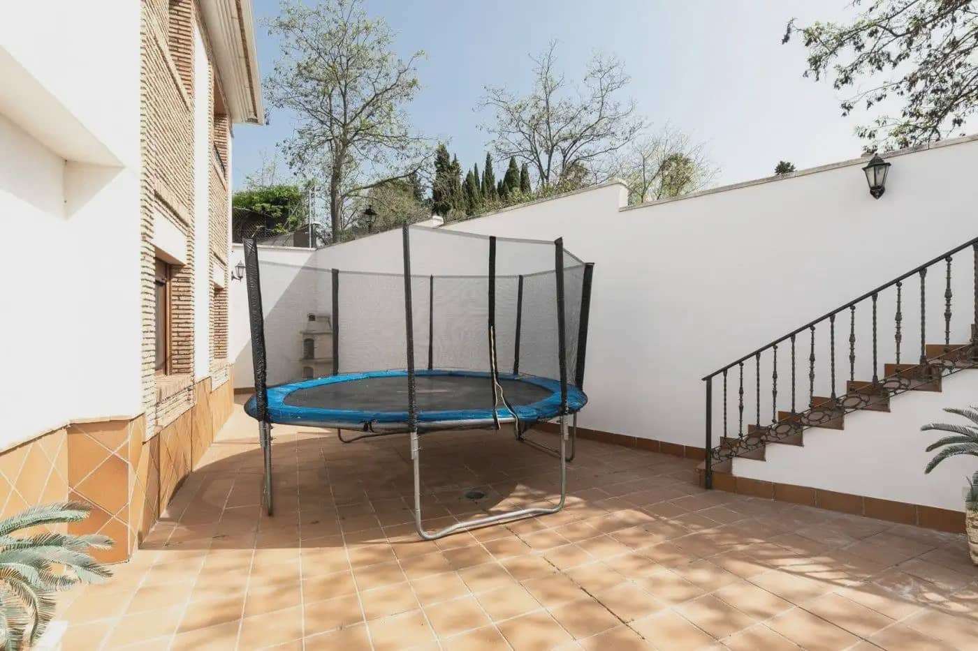13 bedroom Semi-detached Villa for sale in Huetor Vega with pool garage - € 750,000 (Ref: 9837686)