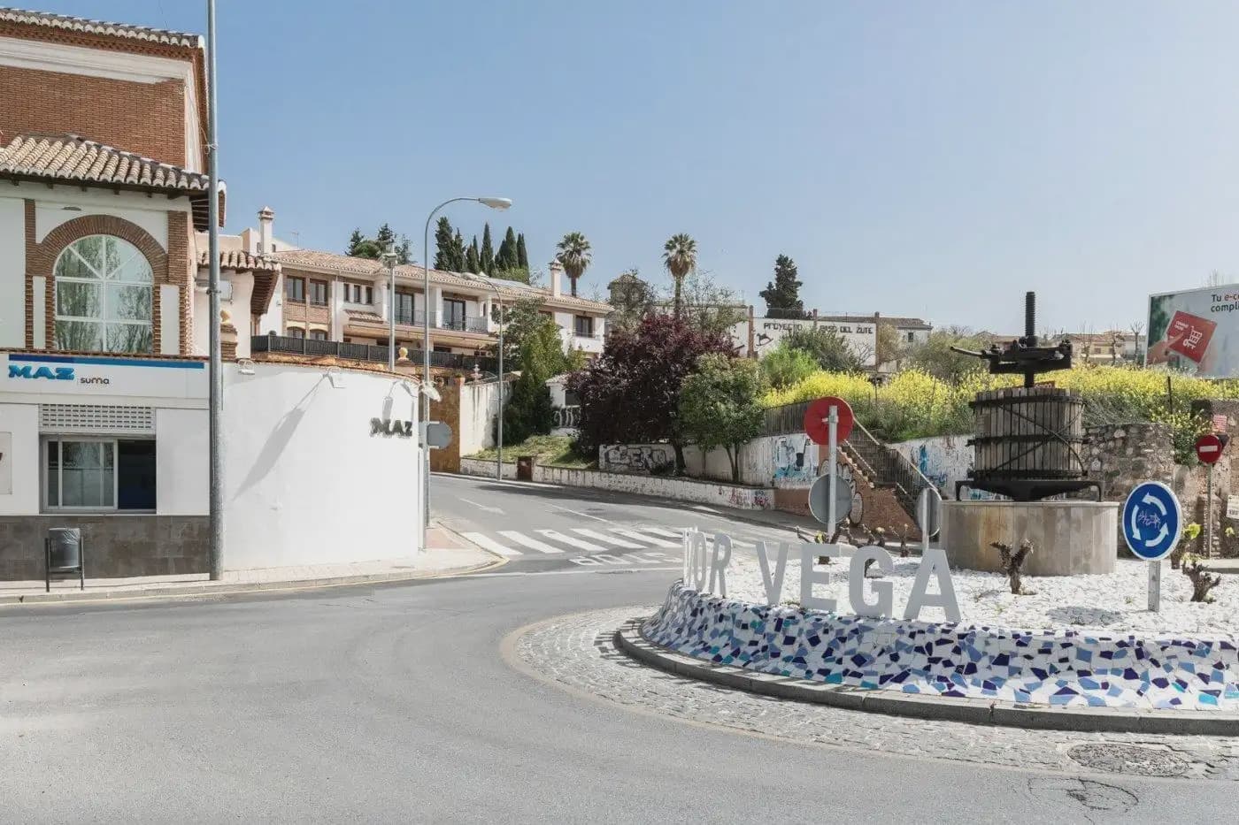 13 bedroom Semi-detached Villa for sale in Huetor Vega with pool garage - € 750,000 (Ref: 9837686)