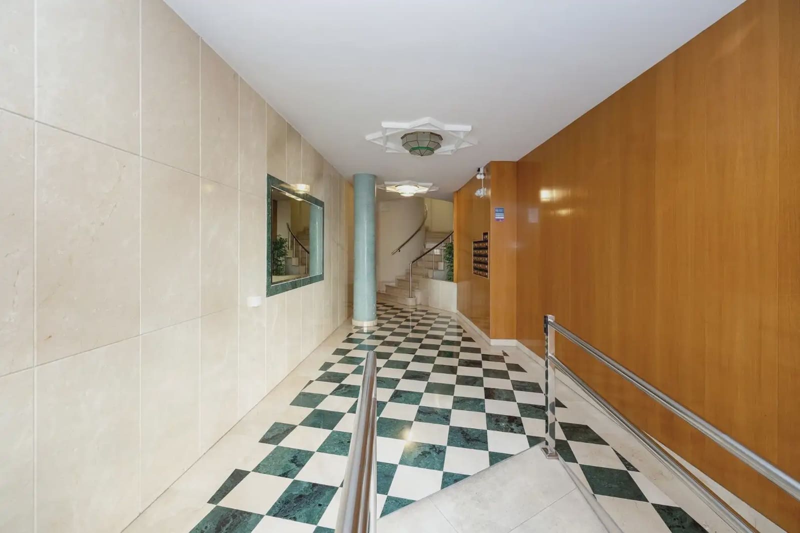 2 soveværelse Lejlighed til salg i Granada by - € 320.000 (Ref: 9837687)