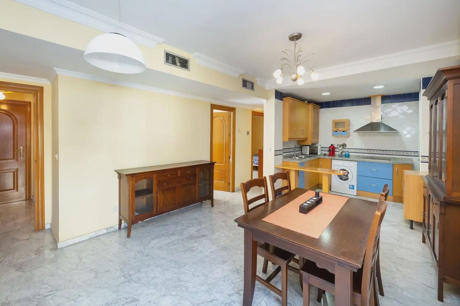 2 soveværelse Lejlighed til salg i Granada by - € 320.000 (Ref: 9837687)