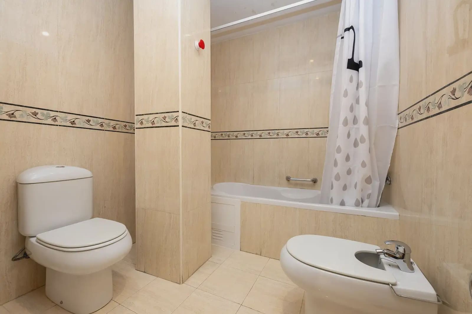 2 soveværelse Lejlighed til salg i Granada by - € 320.000 (Ref: 9837687)
