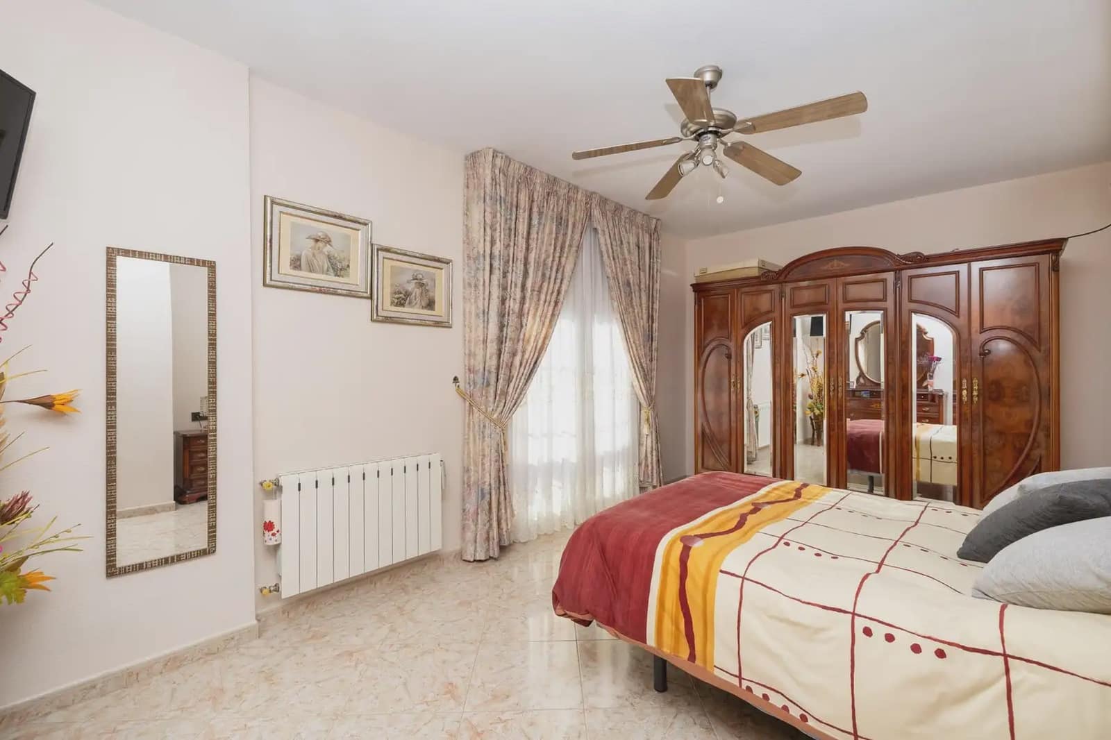 Moradia para venda em Cullar Vega com piscina garagem - 350 000 € (Ref: 9837689)