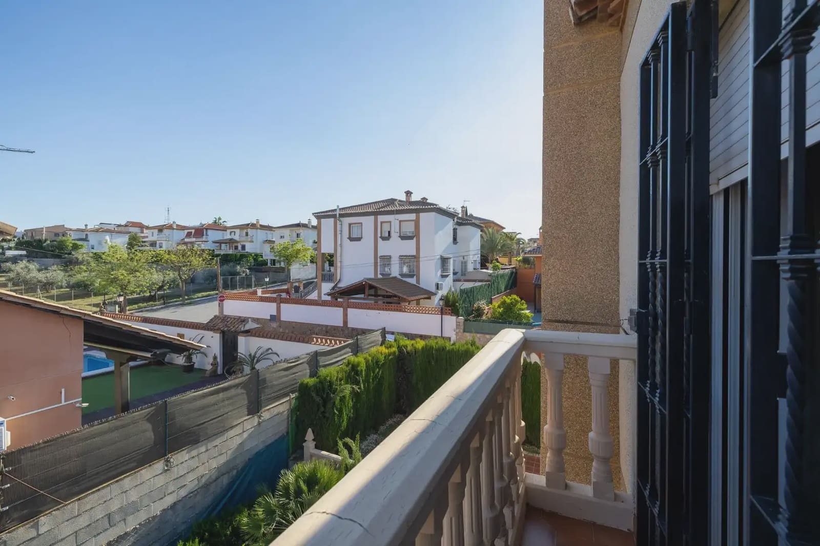 Moradia para venda em Cullar Vega com piscina garagem - 350 000 € (Ref: 9837689)