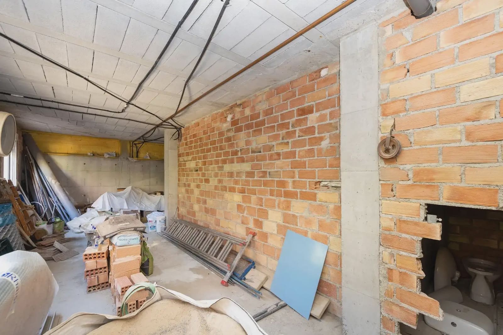Moradia para venda em Cullar Vega com piscina garagem - 350 000 € (Ref: 9837689)