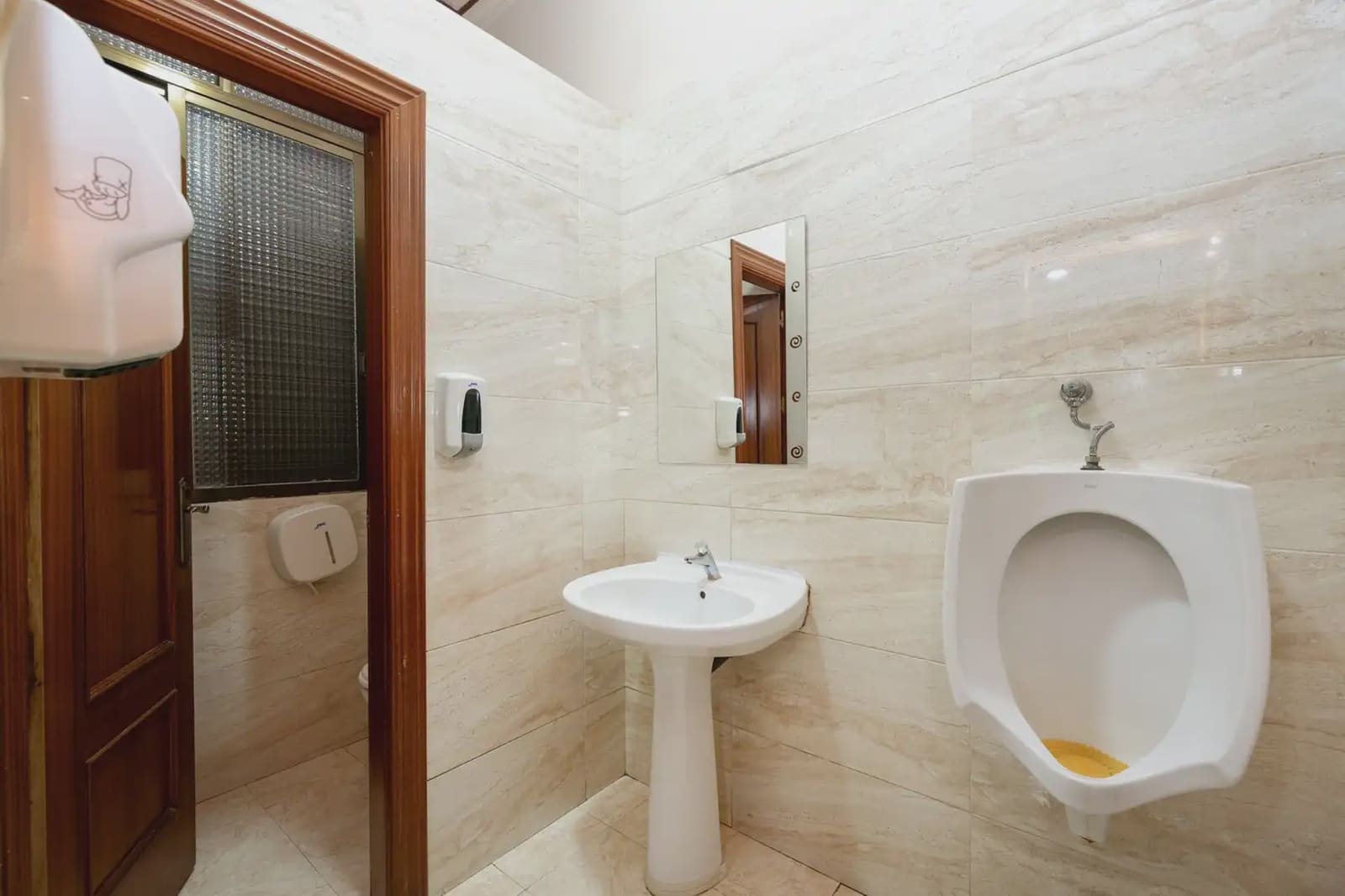 Gewerbe zu verkaufen in Gobernador - 950.000 € (Ref: 9837690)