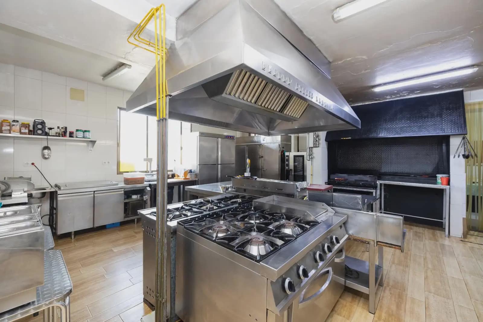 Gewerbe zu verkaufen in Gobernador - 950.000 € (Ref: 9837690)
