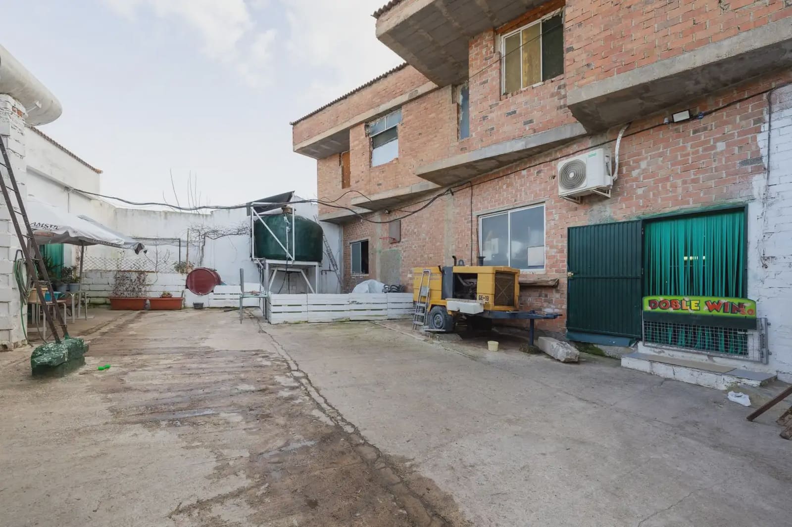 Gewerbe zu verkaufen in Gobernador - 950.000 € (Ref: 9837690)