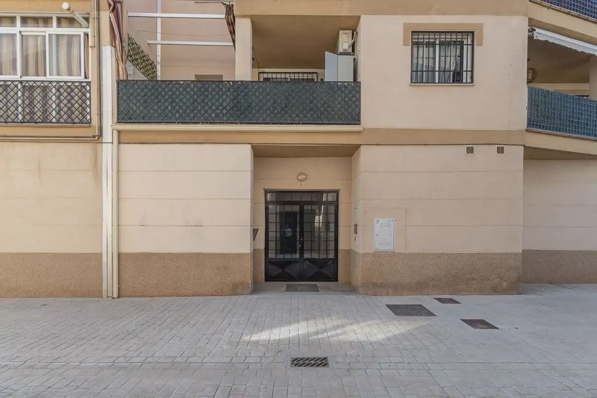 Lejlighed til salg i Atarfe med garage - € 169.000 (Ref: 9837691)