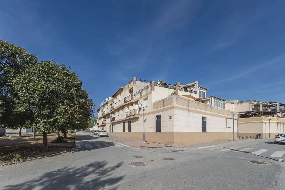 Lejlighed til salg i Atarfe med garage - € 169.000 (Ref: 9837691)