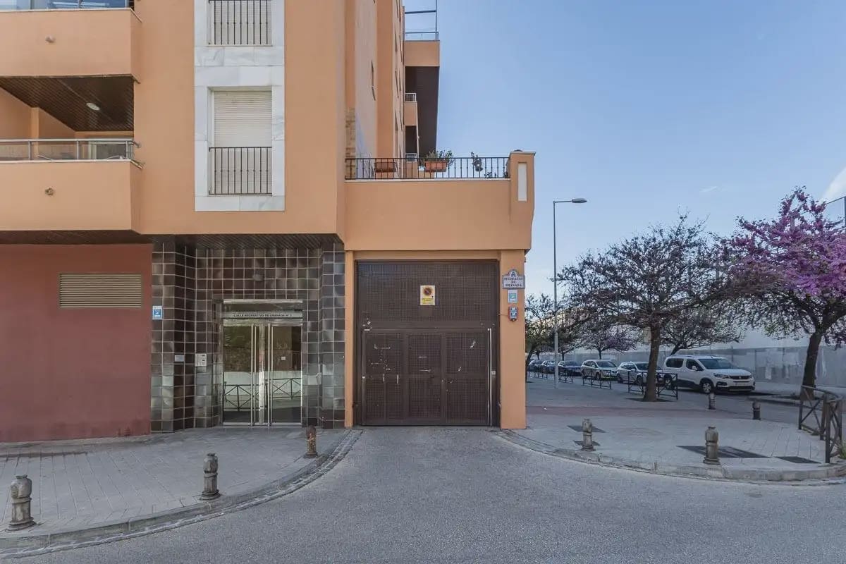 Garage for sale in Granada city - € 35,000 (Ref: 9837692)