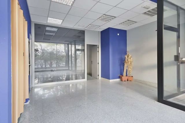 Commercial for rent in Pedanias de Granada, Granada city - € 700 (Ref: 9837693)