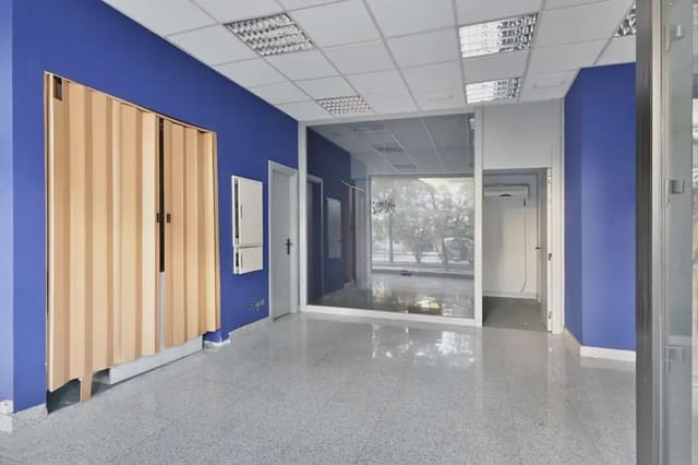 Commercial for rent in Pedanias de Granada, Granada city - € 700 (Ref: 9837693)