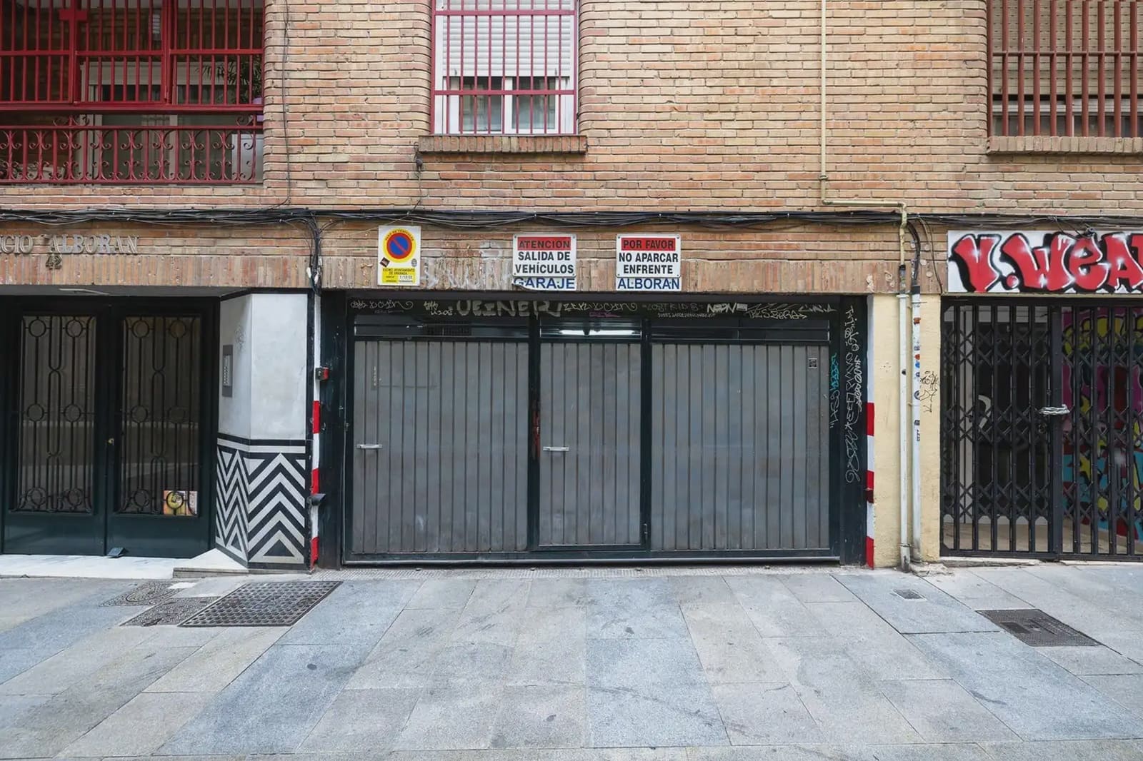 Garage for sale in Granada city - € 19,000 (Ref: 9837696)