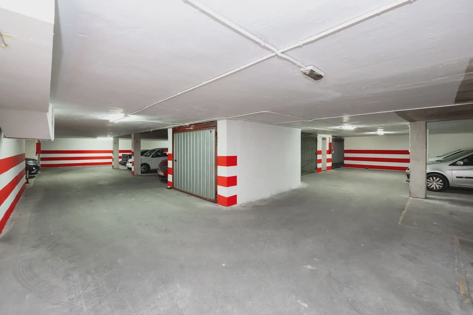 Garage for sale in Granada city - € 19,000 (Ref: 9837696)