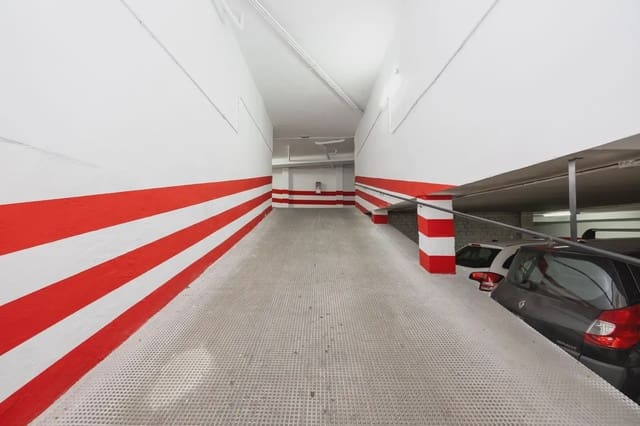 Garage for sale in Centro - Sagrario, Granada city - € 19,000 (Ref: 9837696)