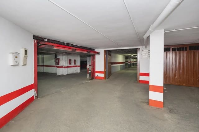 Garage for sale in Figares, Granada city - € 29,999 (Ref: 9837697)