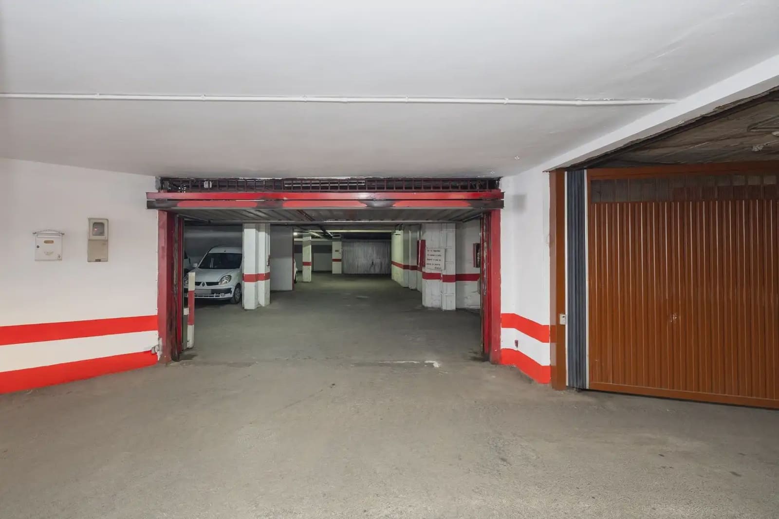 Garage for sale in Granada city - € 29,999 (Ref: 9837697)
