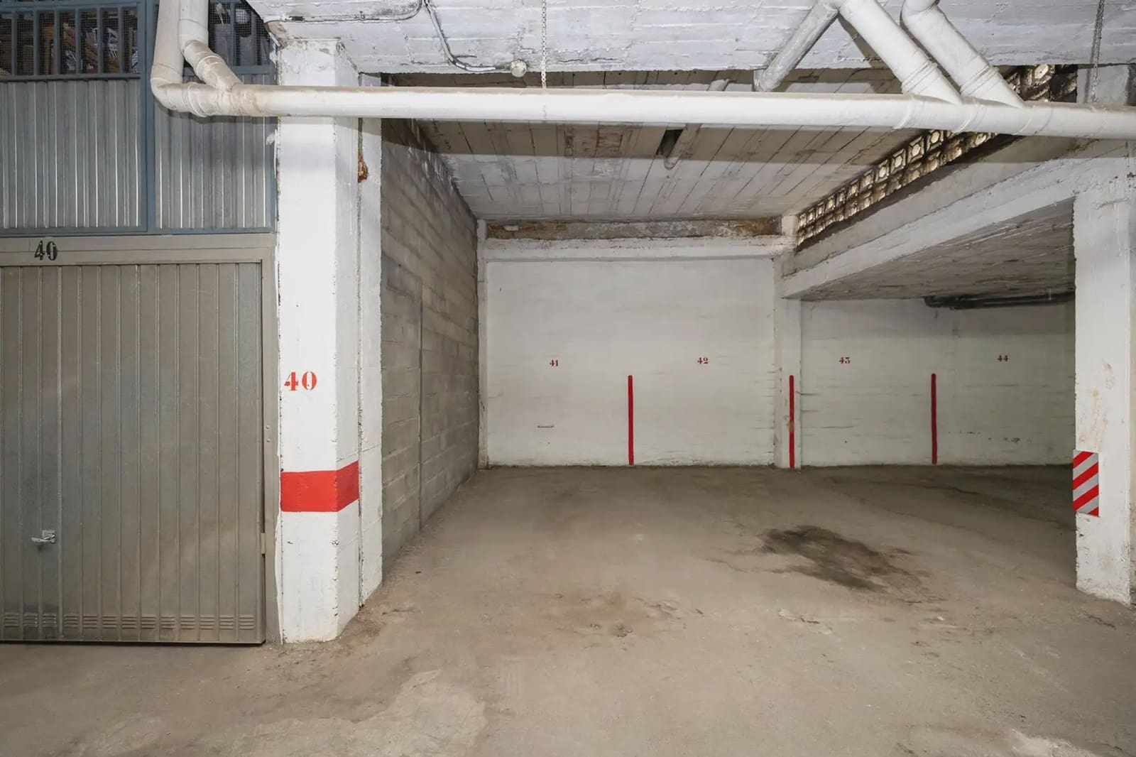 Garage for sale in Granada city - € 29,999 (Ref: 9837697)