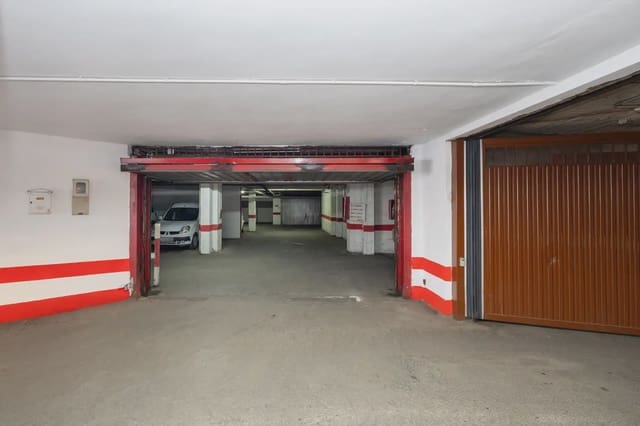 Garage for sale in Figares, Granada city - € 29,999 (Ref: 9837697)
