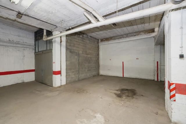 Garage for sale in Figares, Granada city - € 29,999 (Ref: 9837697)