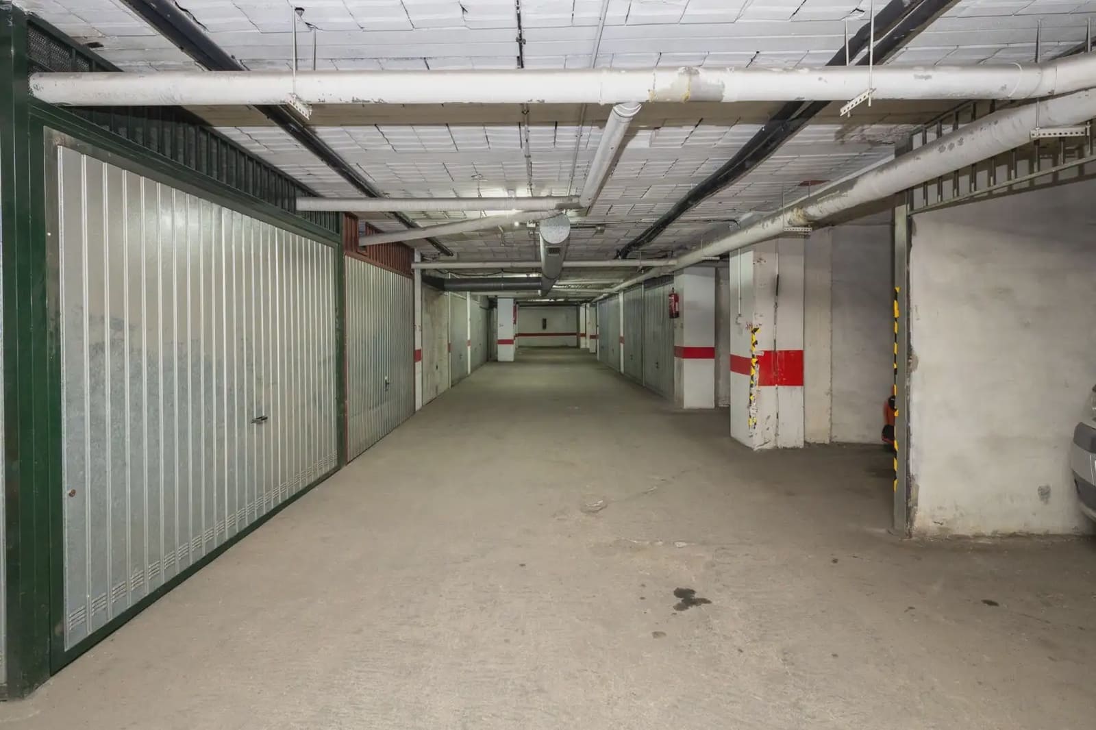 Garage for sale in Granada city - € 29,999 (Ref: 9837697)