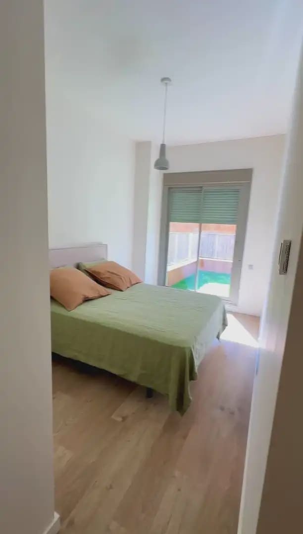 Piso de 2 habitaciones en Granada ciudad en alquiler con piscina garaje - 1.200 € (Ref: 9837698)