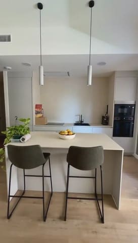Piso de 2 habitaciones en Camino de Ronda - Rosaleda, Granada ciudad en alquiler con piscina garaje - 1.200 € (Ref: 9837698)