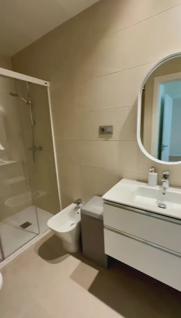 Piso de 2 habitaciones en Granada ciudad en alquiler con piscina garaje - 1.200 € (Ref: 9837698)