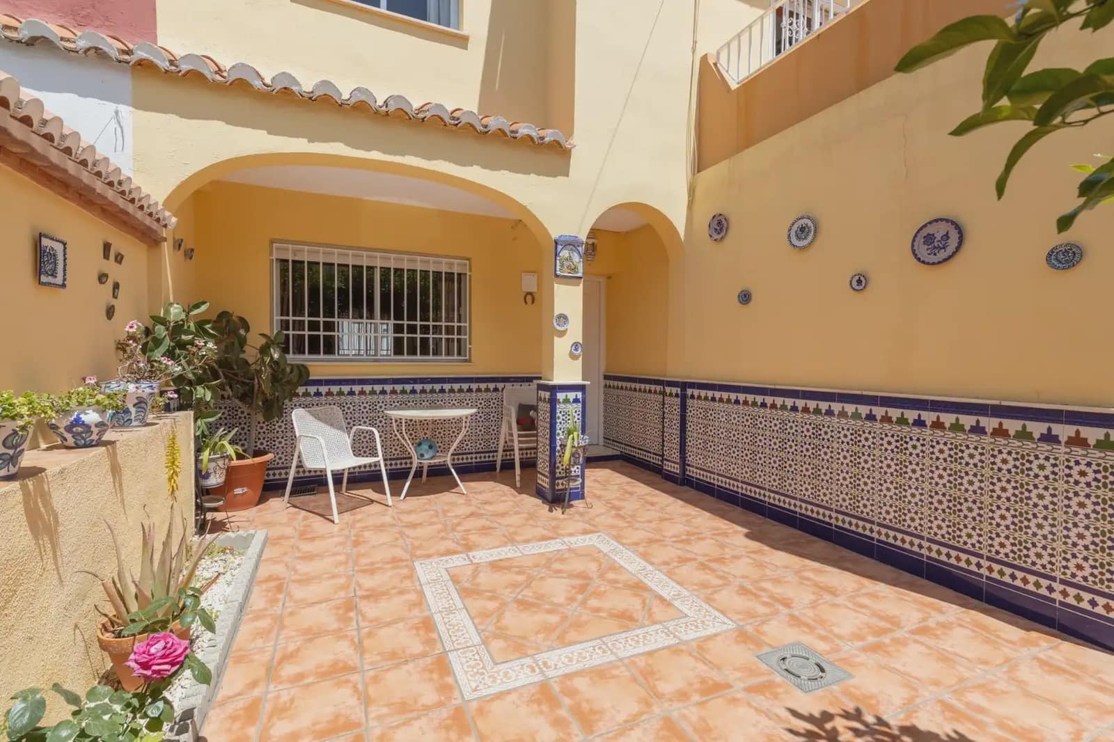 4 bedroom Terraced Villa for sale in Armilla with garage - € 227,999 (Ref: 9840023)