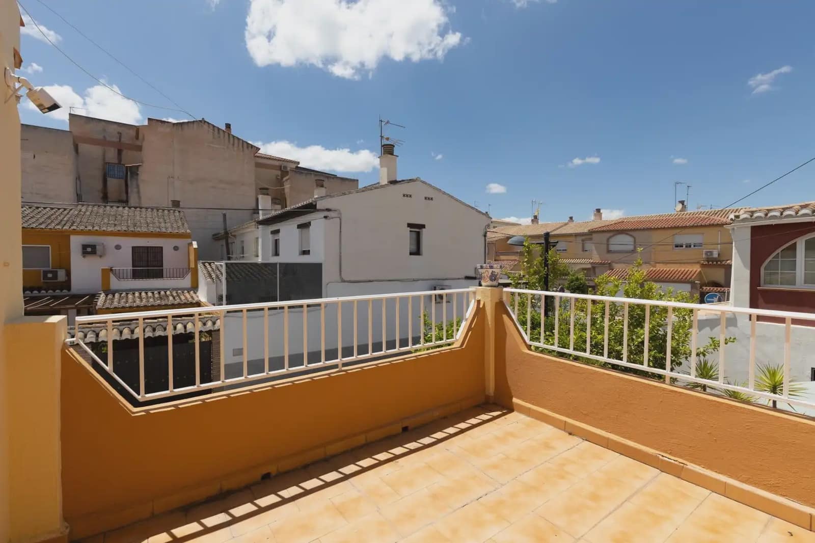 4 bedroom Terraced Villa for sale in Armilla with garage - € 227,999 (Ref: 9840023)