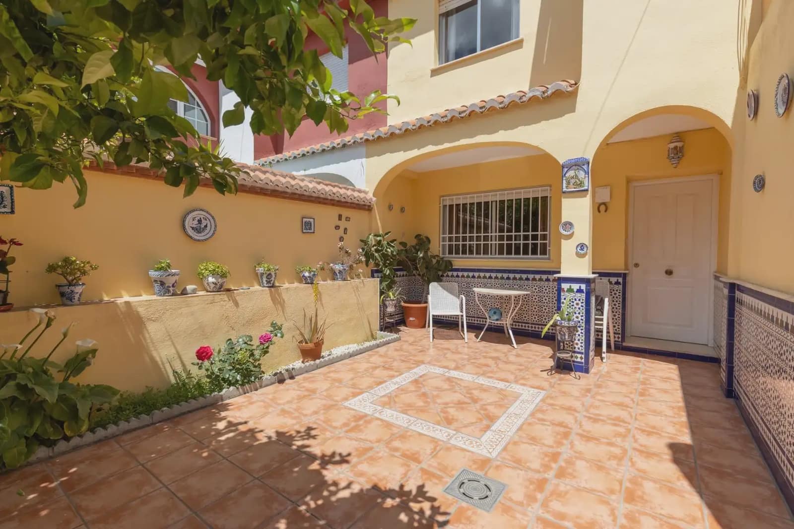 4 bedroom Terraced Villa for sale in Armilla with garage - € 227,999 (Ref: 9840023)