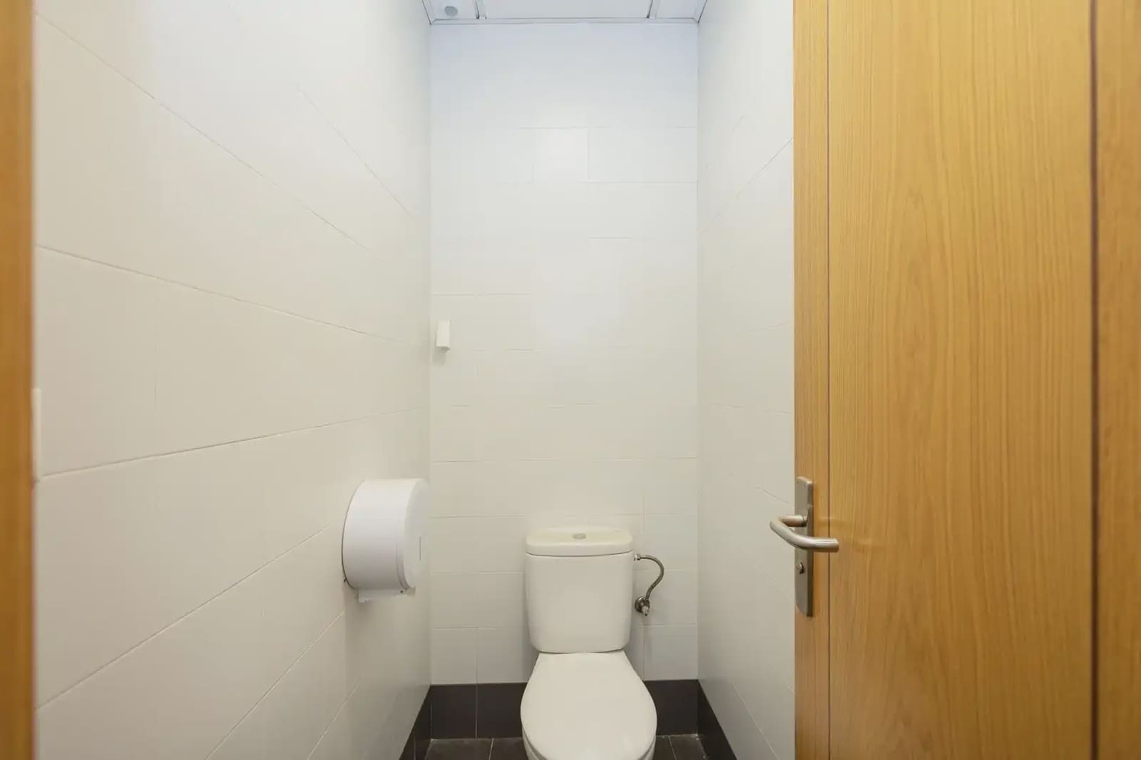 Commercial for sale in Granada city - € 659,952 (Ref: 9841399)