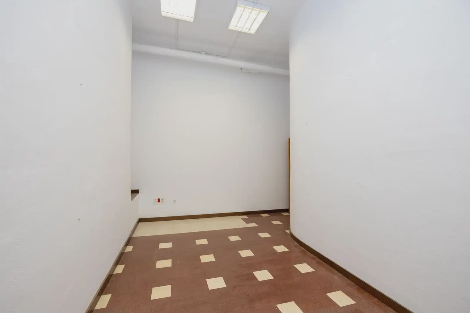 Commercial for sale in Granada city - € 659,952 (Ref: 9841399)