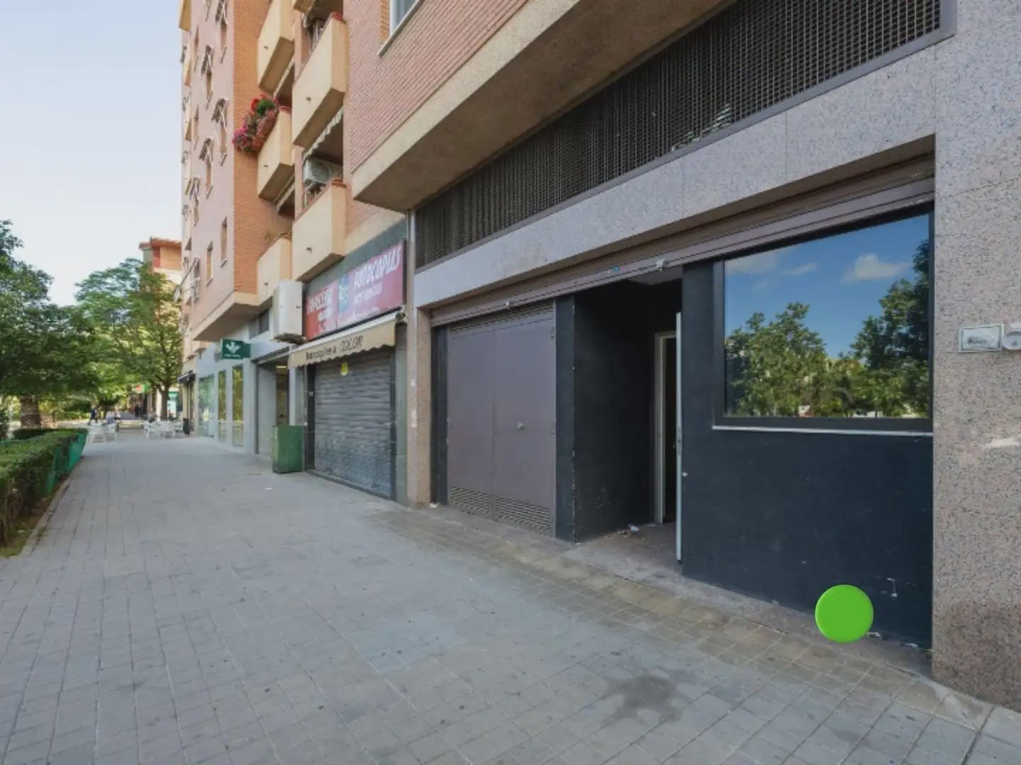 Commercial for sale in Granada city - € 659,952 (Ref: 9841399)