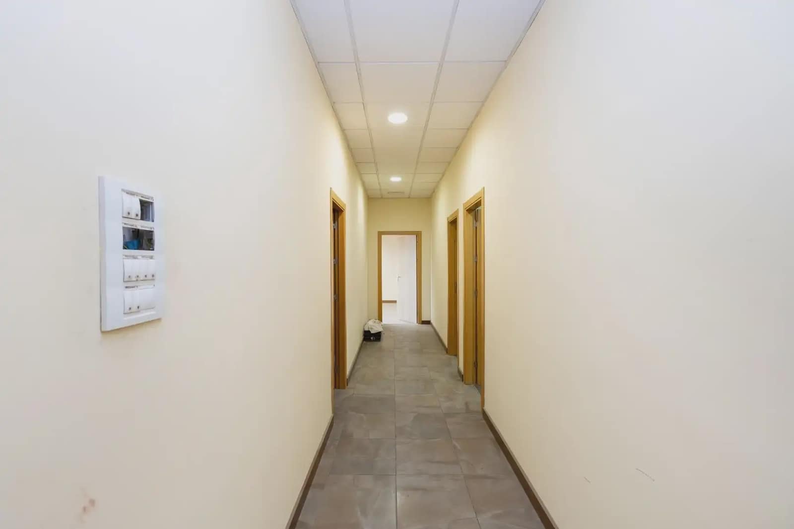 Erhverv til salg i Granada by - € 328.000 (Ref: 9841400)