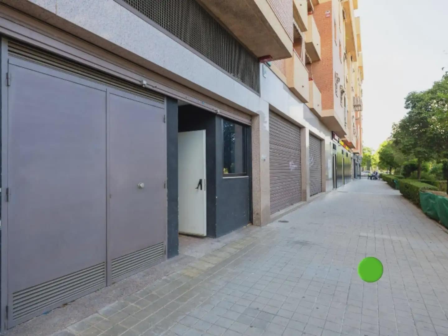 Commercial for sale in Granada city - € 328,000 (Ref: 9841400)