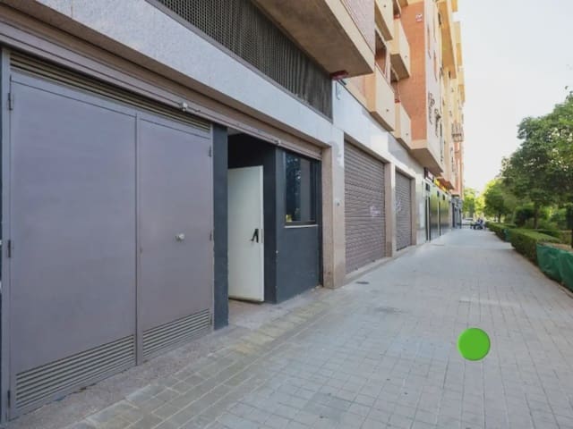 Local Comercial en San Francisco Javier, Granada ciudad en venta - 328.000 € (Ref: 9841400)