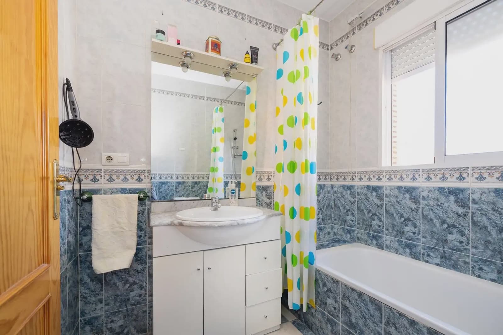 5 bedroom Villa for sale in Cullar Vega with pool garage - € 329,000 (Ref: 9841923)