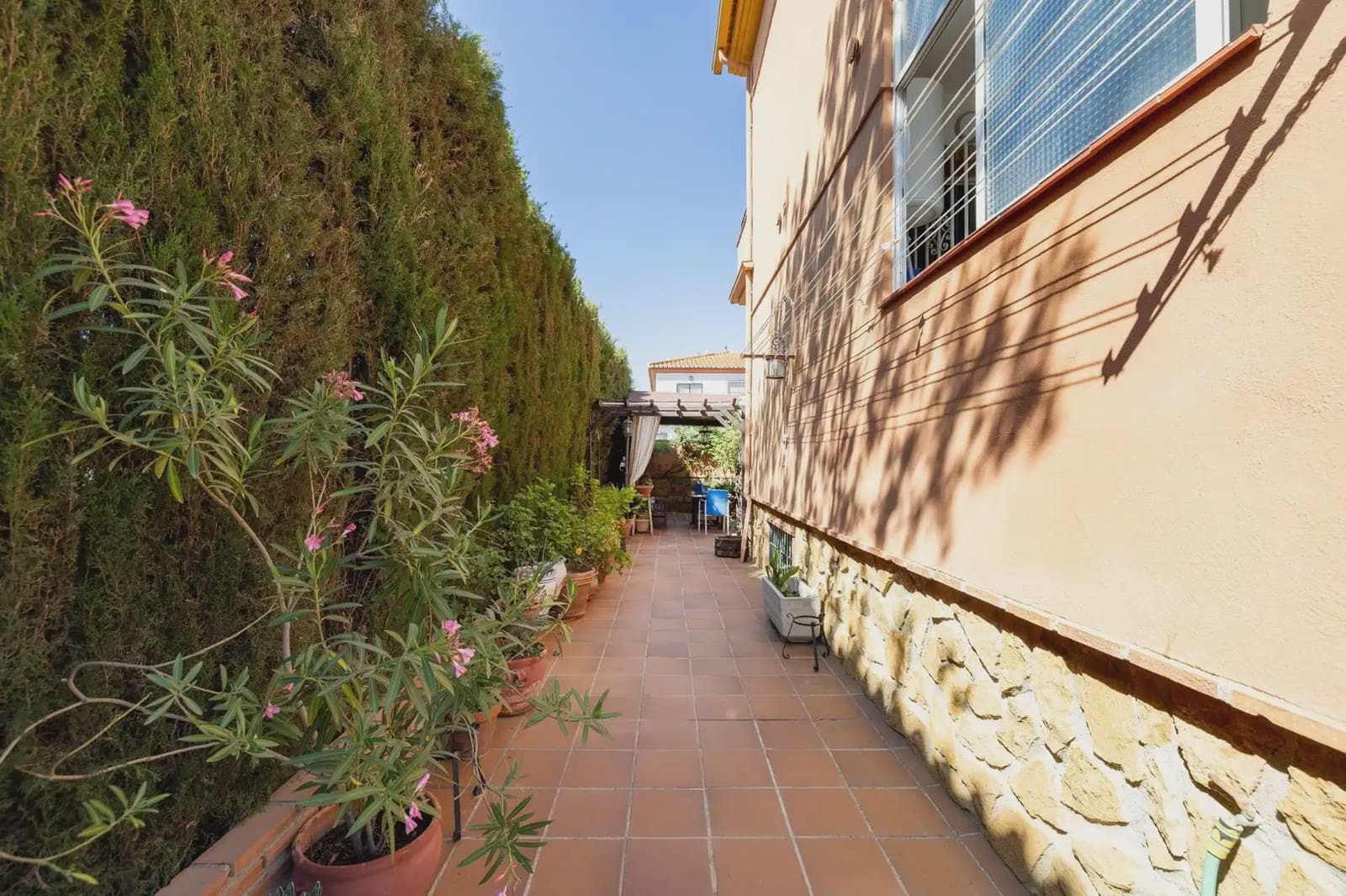 5 bedroom Villa for sale in Cullar Vega with pool garage - € 329,000 (Ref: 9841923)