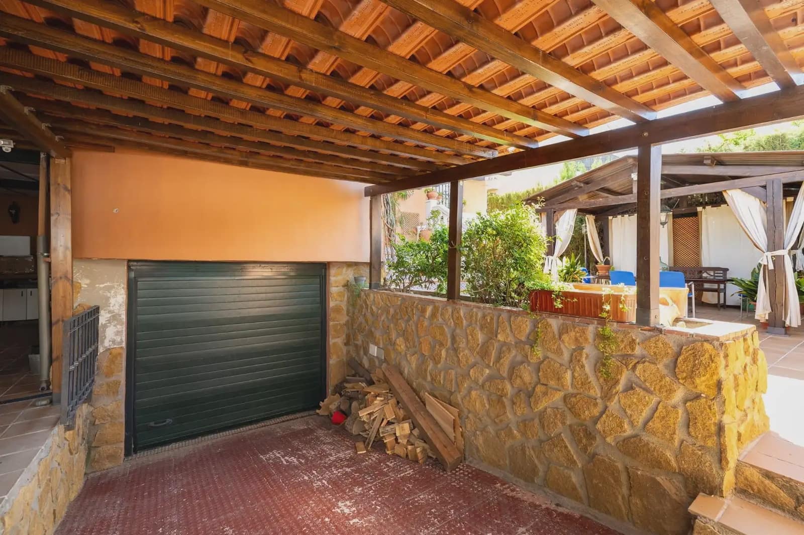 5 bedroom Villa for sale in Cullar Vega with pool garage - € 329,000 (Ref: 9841923)
