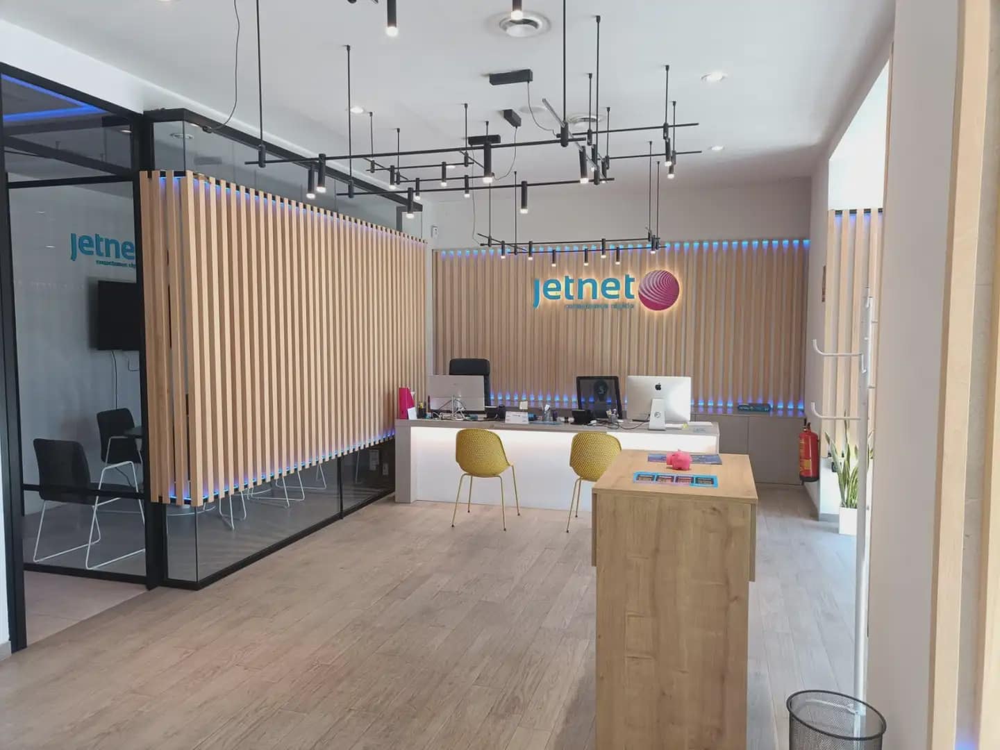 Commercial for rent in Granada city - € 3,200 (Ref: 9844377)